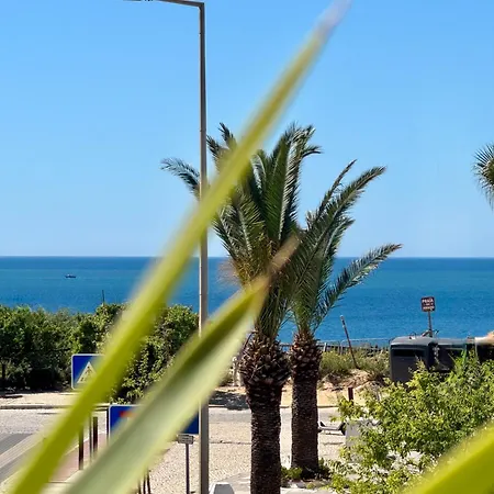 Blue Rocha - Front & Seaview شقة